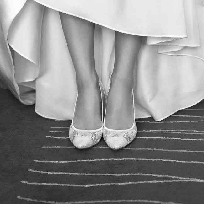 zapatos-y-vestido-novia-blanco-negro